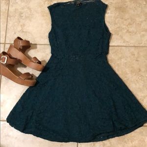 💚💚 GORGEOUS DARK GREEN DRESS👗